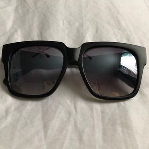 QUAY AUSTRALIA SUNGLASSES😎